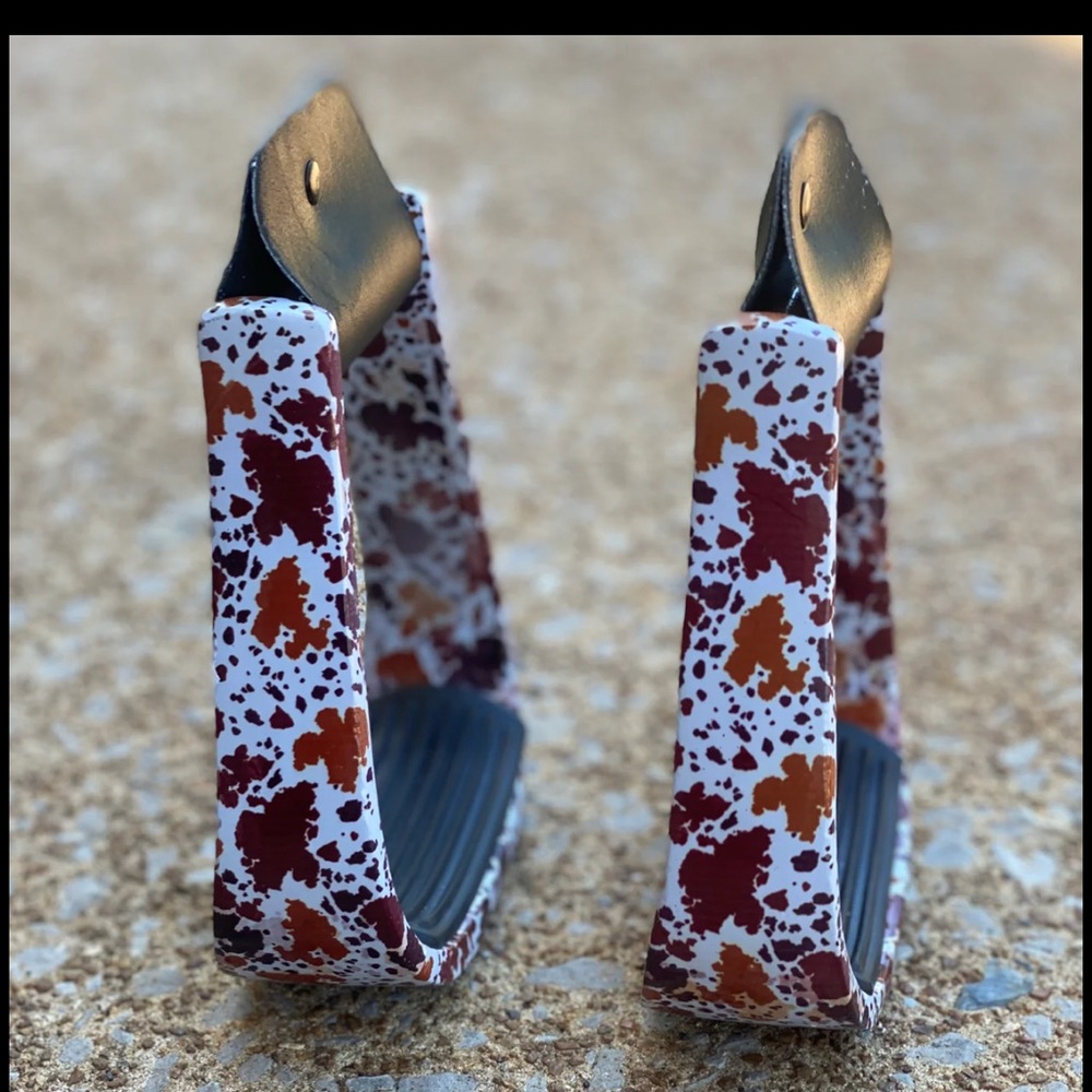 Hot Headstalls cow print stirrups